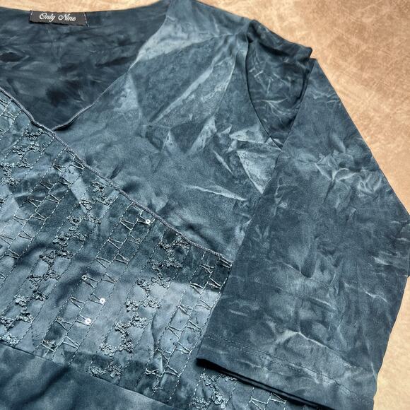 Vintage Y2K Only Nine Gray Tie Dye Embroidered Sequin Crossbody Top Half Sleeve - Picture 5 of 7